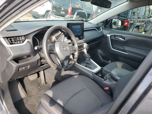 Used 2021 Toyota RAV4 XLE image 12