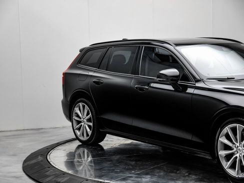 Used 2020 Volvo V60 T5 Momentum w/ Protection Package Premier image 22
