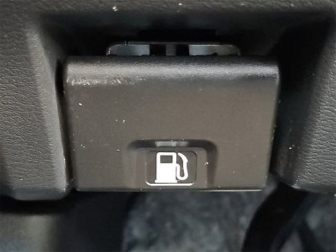 Used 2024 Nissan Altima 2.5 SV image 22