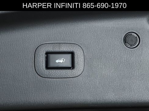 Used 2024 INFINITI QX80 Sensory image 32