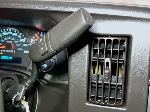 Used 2024 Chevrolet Express 2500 w/ Driver Convenience Package image 15