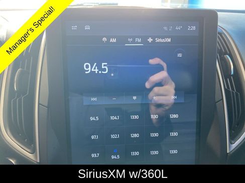 Used 2024 Ford Edge SEL AWD/4WD image 2