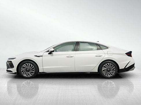 New 2025 Hyundai Sonata Limited image 4