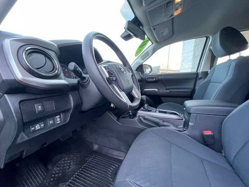 Used 2021 Toyota Tacoma SR5 w/ Trail Edition AWD/4WD image 11