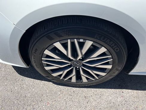 Used 2025 Nissan Altima 2.5 SV FWD image 20
