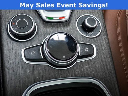Used 2023 Alfa Romeo Stelvio Ti AWD/4WD image 18