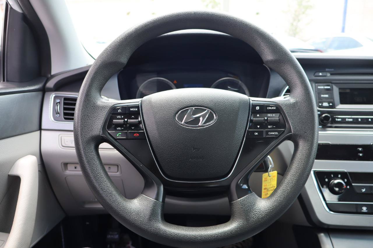 Used 2016 Hyundai Sonata SE FWD image 18