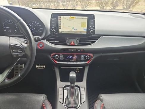 Used 2018 Hyundai Elantra GT Sport w/ Sport Tech Package 04 image 17