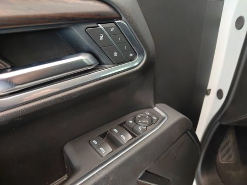 Used 2025 GMC Sierra 1500 SLT AWD/4WD image 10