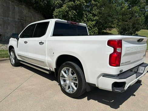 Used 2025 Chevrolet Silverado 1500 High Country w/ High Country Premium Package AWD/4WD image 14