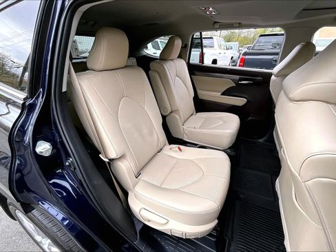 Used 2021 Toyota Highlander Limited image 20
