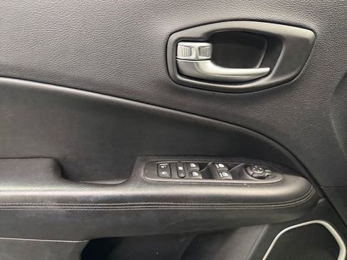 Used 2018 Jeep Compass Latitude w/ Popular Equipment Group AWD/4WD image 25
