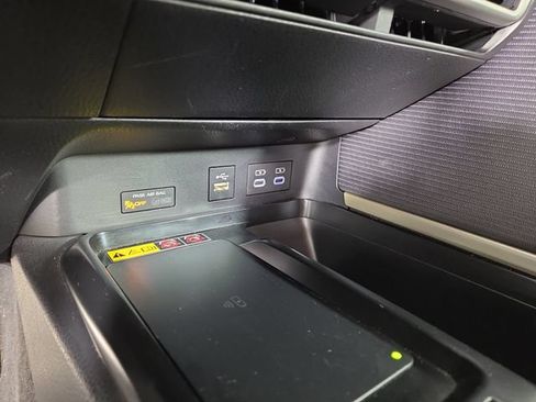 Used 2025 Toyota Camry SE FWD image 25