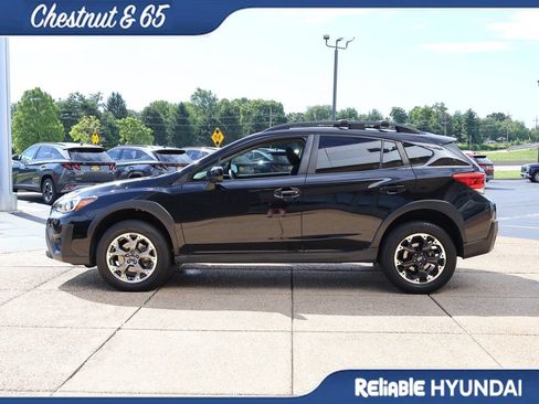 Used 2023 Subaru Crosstrek 2.0i Premium AWD/4WD image 3