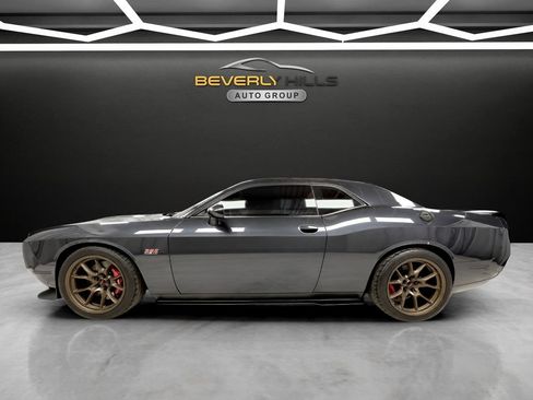 Used 2017 Dodge Challenger SRT w/ Technology Group RWD image 2