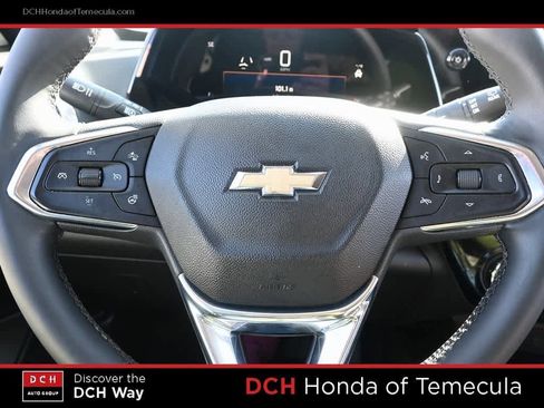 Used 2024 Chevrolet Trax LT w/ Sunroof Package image 9