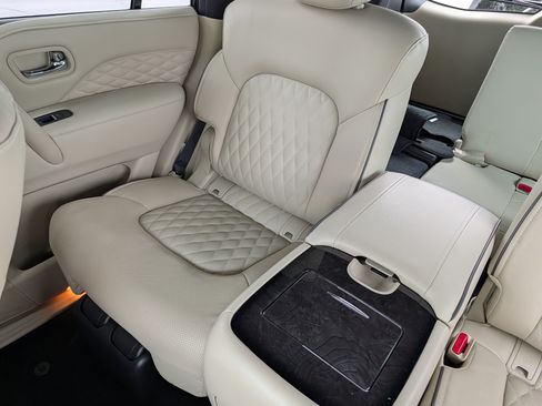 Used 2023 INFINITI QX80 Sensory w/ All-Season Package AWD/4WD image 12