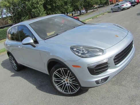 Used 2016 Porsche Cayenne S w/ Premium Plus Package image 3