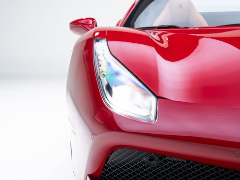 Used 2019 Ferrari 488 Spider image 14