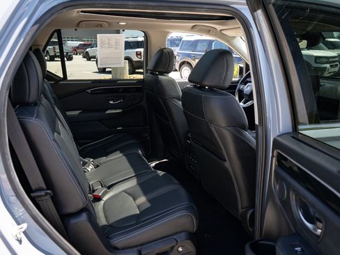Used 2024 Honda Pilot Touring image 22