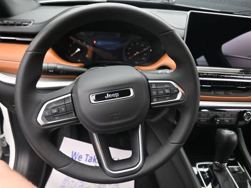 Used 2025 Jeep Compass Limited AWD/4WD image 18