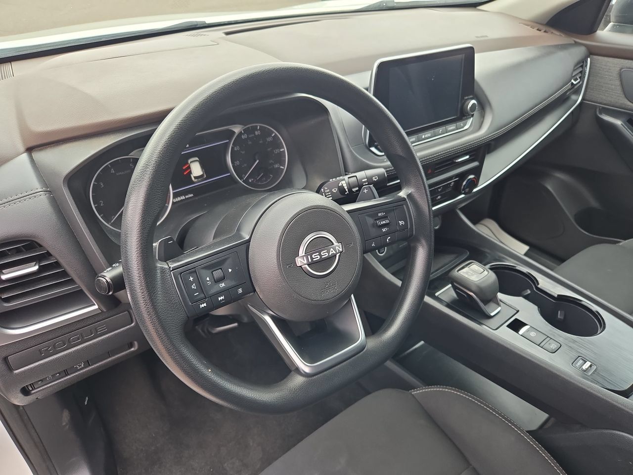 Used 2023 Nissan Rogue S FWD image 10