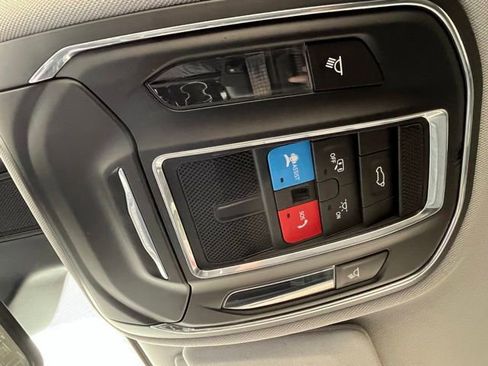 Used 2023 Jeep Grand Cherokee Limited w/ Black Appearance Package AWD/4WD image 43