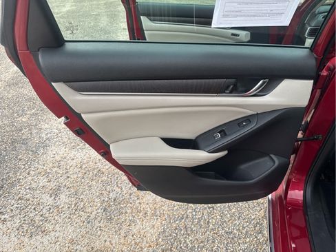 Used 2021 Honda Accord Touring image 29