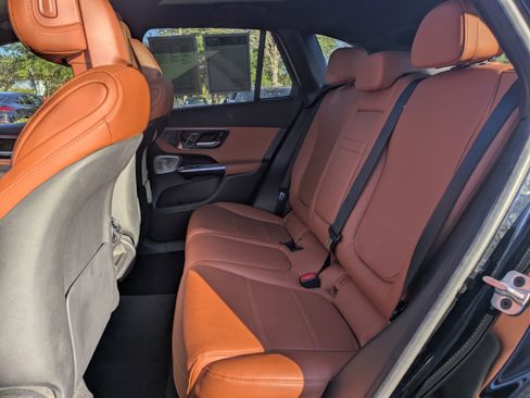 Used 2023 Mercedes-Benz GLC 300 w/ Exclusive Trim Package image 14