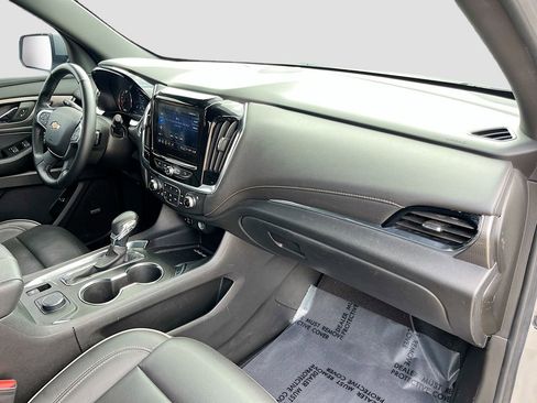 Used 2023 Chevrolet Traverse Premier FWD image 31