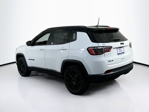 Used 2022 Jeep Compass Latitude AWD/4WD image 7