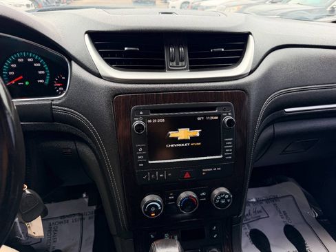 Used 2017 Chevrolet Traverse LT w/ Style and Technology Package AWD/4WD image 40