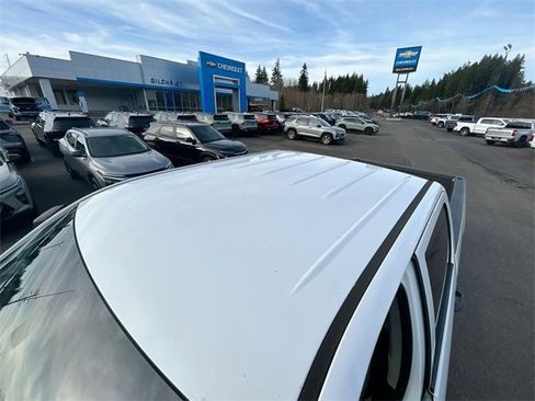 Used 2019 GMC Sierra 2500 Base 4D Crew Cab w/ Sierra Convenience Package image 18