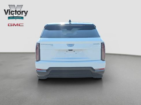 Used 2025 Cadillac Escalade IQ Sport 2 AWD/4WD image 16