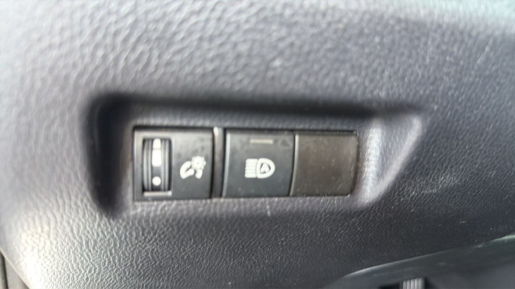 Used 2025 Toyota RAV4 XLE AWD/4WD image 20