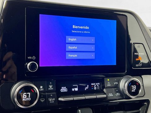 Used 2023 Toyota Highlander LE image 28