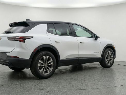 Used 2025 Chevrolet Equinox LT image 9