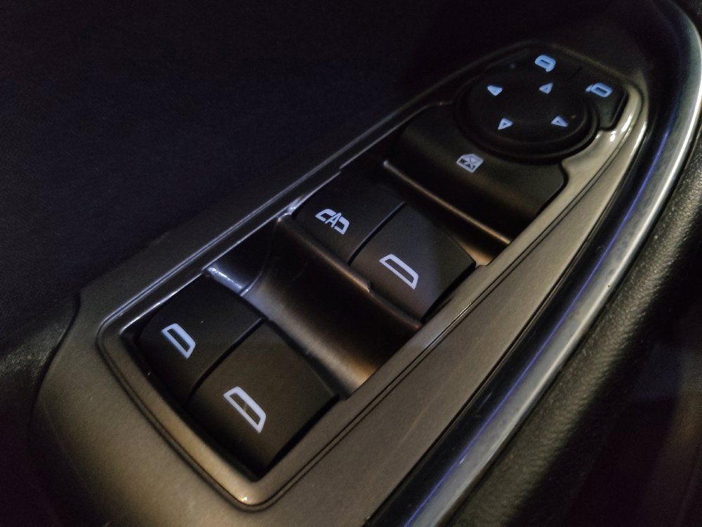 Used 2018 Chevrolet Malibu LT FWD image 27