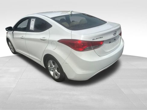 Used 2013 Hyundai Elantra GLS w/ Preferred Pkg FWD image 17