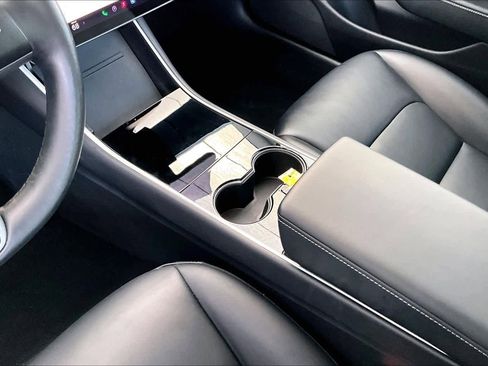 Used 2018 Tesla Model 3 Long Range image 16