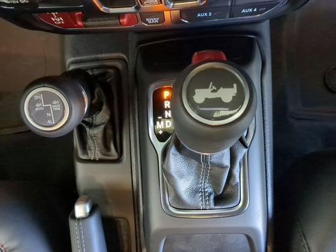 Used 2026 Jeep Wrangler Unlimited Rubicon AWD/4WD image 37