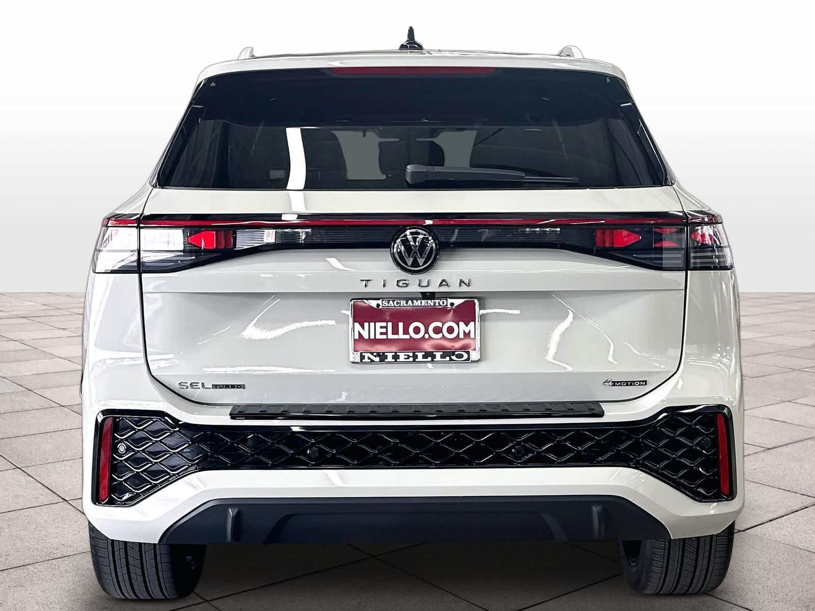 New 2026 Volkswagen Tiguan SEL R-Line AWD/4WD image 4