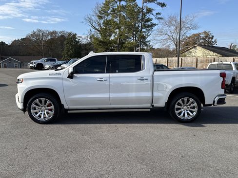Used 2021 Chevrolet Silverado 1500 High Country w/ Technology Package image 9