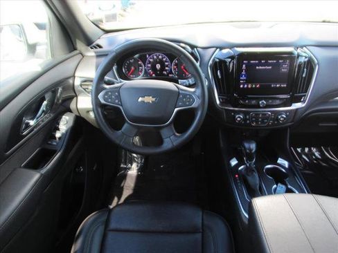 Used 2022 Chevrolet Traverse High Country image 12