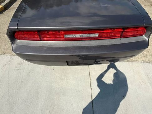 Used 2013 Dodge Challenger SXT image 5