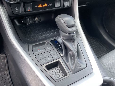 Used 2024 Toyota RAV4 XLE image 36