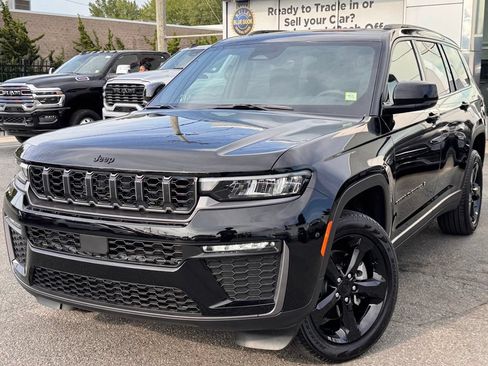 Used 2026 Jeep Grand Cherokee L Limited w/ Limited Altitude Package AWD/4WD image 3