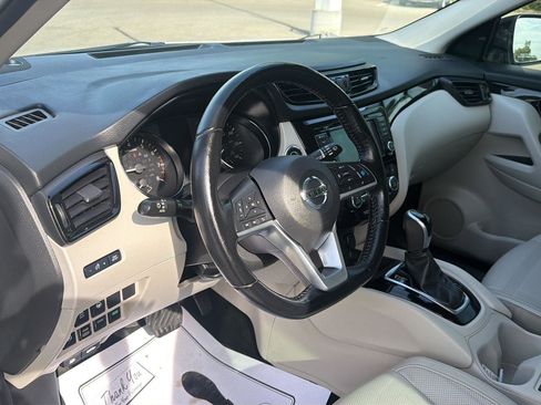 Used 2021 Nissan Rogue Sport SL AWD/4WD image 16