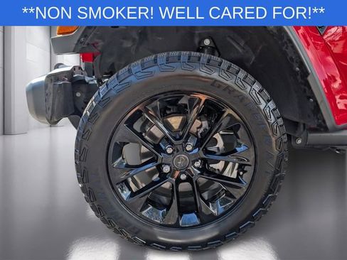 Used 2024 Jeep Gladiator Sport image 8