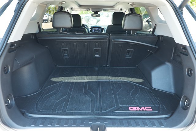 Used 2022 GMC Terrain SLT w/ Infotainment Package II FWD image 10
